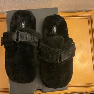 BRAND NEW UGG M FLUFF IT SLIDES!!!